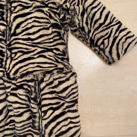 Widgeon Girls Zebra Faux Fur Coat w Hot Pink Faux Fur Lining w Black Bows/ 3T - Picture 6 of 8